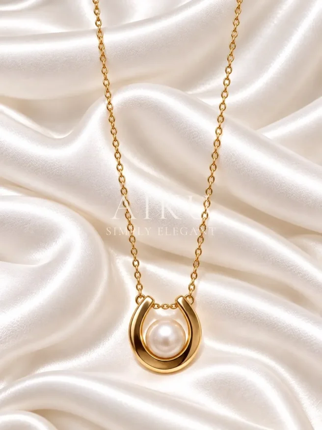 Horseshoe Pearl Necklace